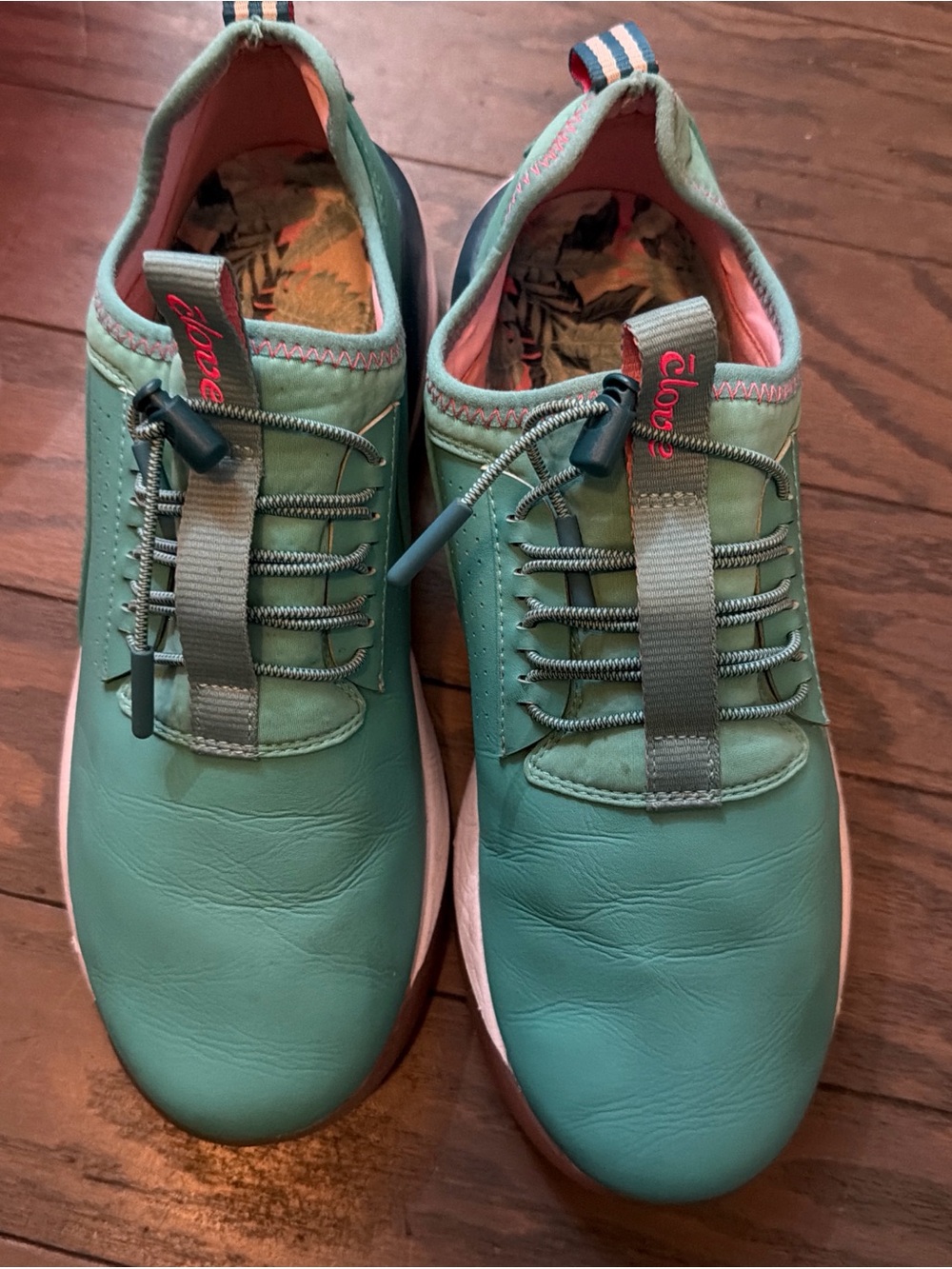 Clove Classic Nursing ProfessionalSneakersSage Green Walking women sz 9.5 - Picture 2 of 3